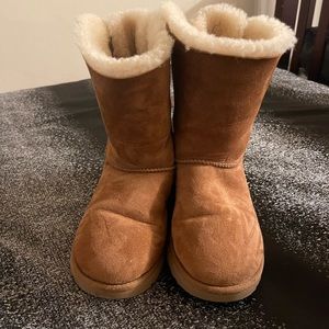 Chestnut Bailey Bow II Uggs